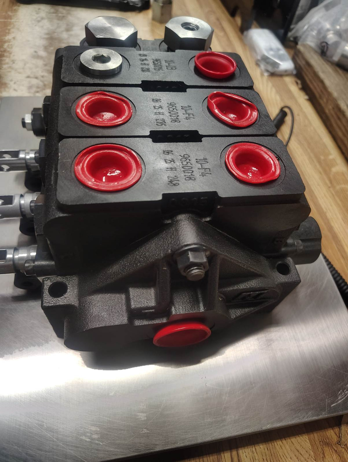 3 BANK MANUAL HYDRAULIC CONTROL VALVE | FHV-005 | 4500083 |