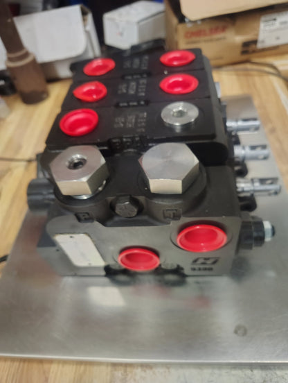 3 BANK MANUAL HYDRAULIC CONTROL VALVE | FHV-005 | 4500083 |