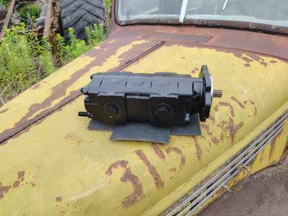 Warren tandem 19 GPM Feed Trailer / Body Hydraulic Pump