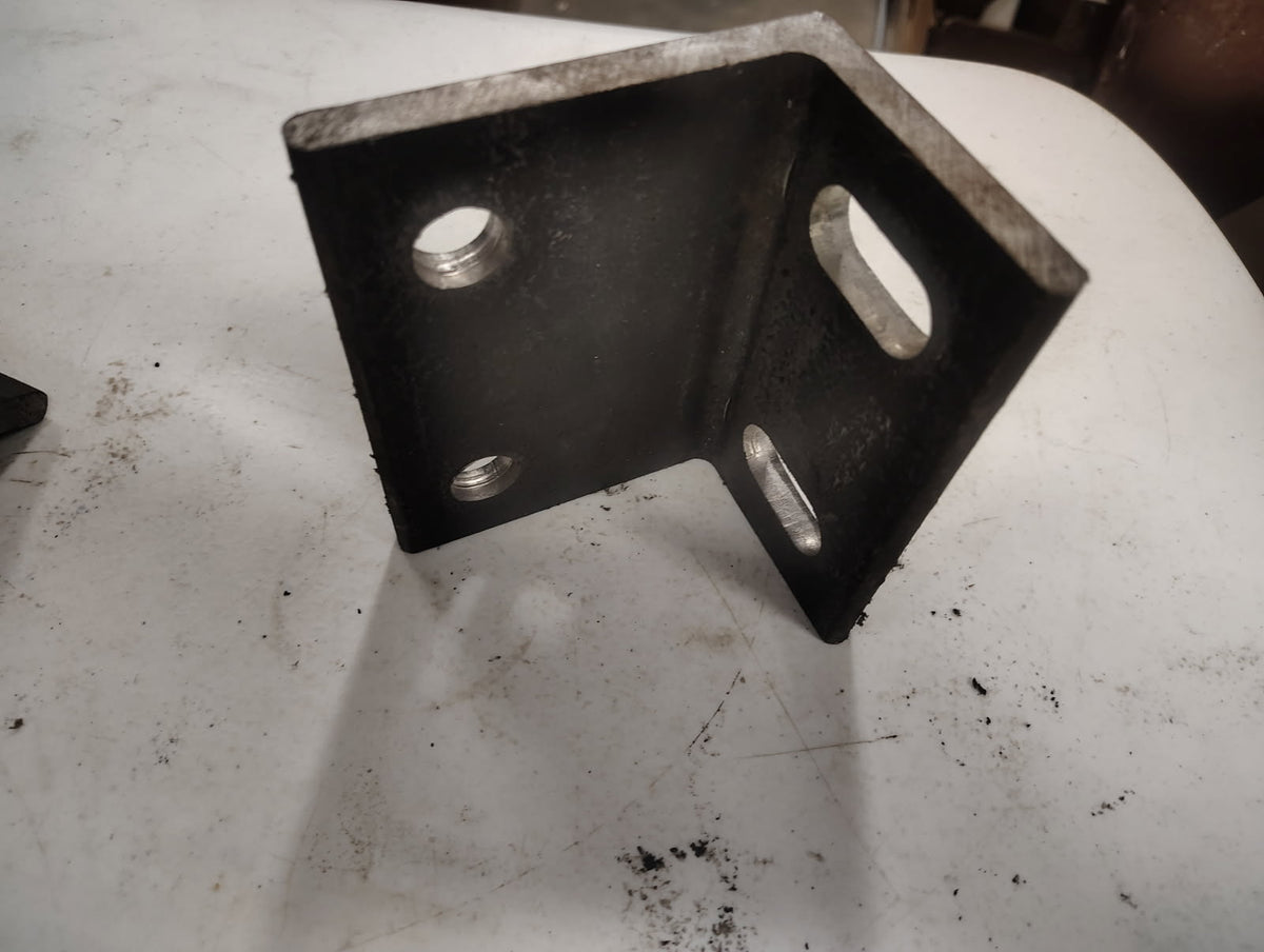 Body Mounting Angle Top Slotted | FFS-087 | 2200349 | 200-00062 | Warren Feed |
