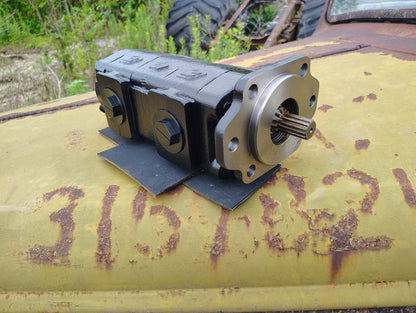Warren tandem 19 GPM Feed Trailer / Body Hydraulic Pump