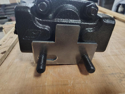 Hydraulic pump bracket | Fits P20 and P330 pumps |
