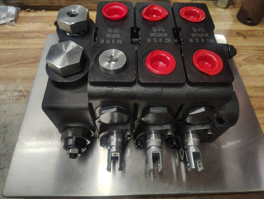 3 BANK MANUAL HYDRAULIC CONTROL VALVE | FHV-005 | 4500083 |