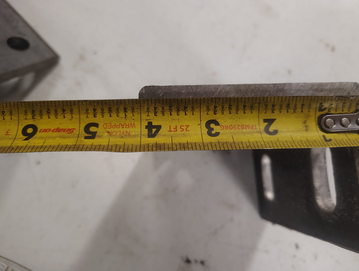 Body Mounting Angle Top Slotted | FFS-087 | 2200349 | 200-00062 | Warren Feed |